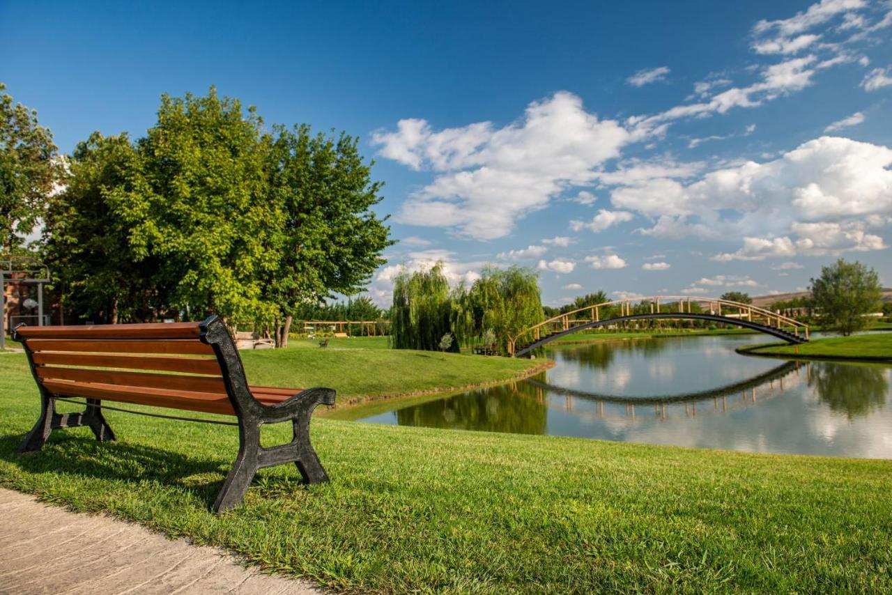 Ambassadori Kachreti Golf Resort Kachretʼi エクステリア 写真