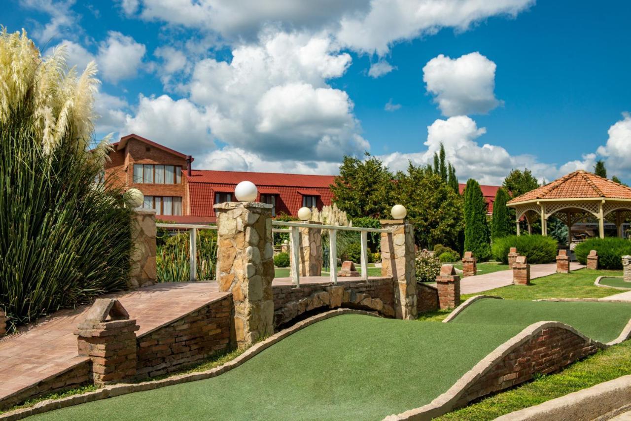 Ambassadori Kachreti Golf Resort Kachretʼi エクステリア 写真